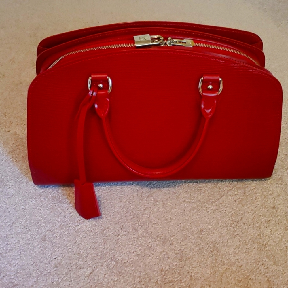 Louis Vuitton Poin Neuf PM Epi Leather